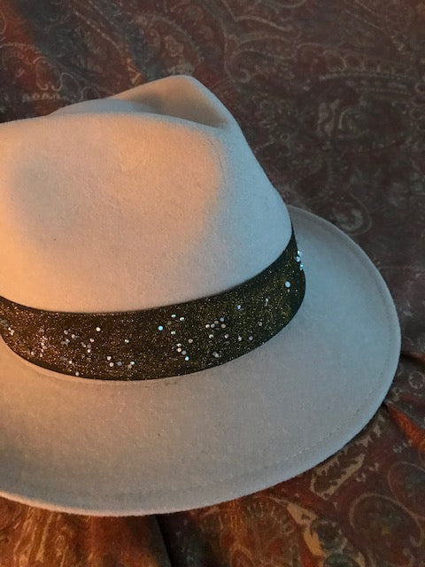 The "Dazzle" Sparkling Holiday Hat