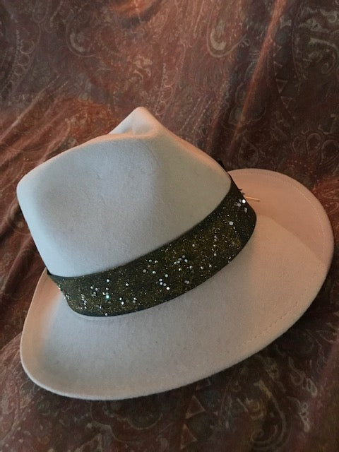 The "Dazzle" Sparkling Holiday Hat