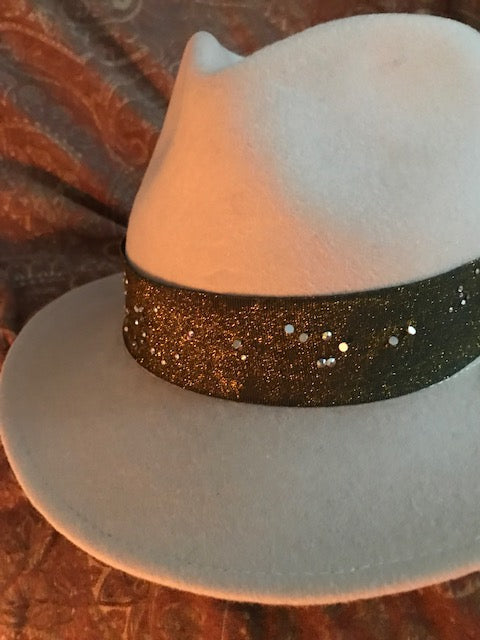 The "Dazzle" Sparkling Holiday Hat