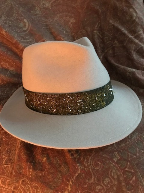 The "Dazzle" Sparkling Holiday Hat