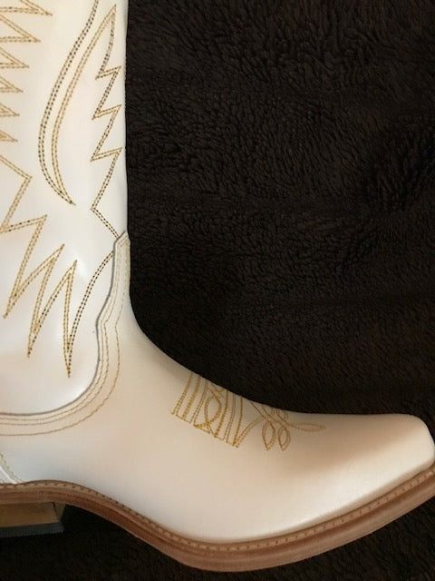 "The Destiny" White Urban Ranch Cowboy Boots w/ Gorgeous Bright Gold Stitchery