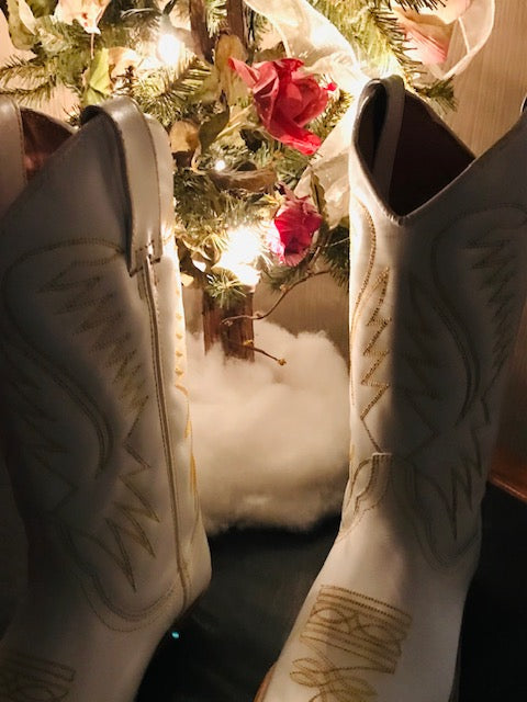 "The Destiny" White Urban Ranch Cowboy Boots w/ Gorgeous Bright Gold Stitchery