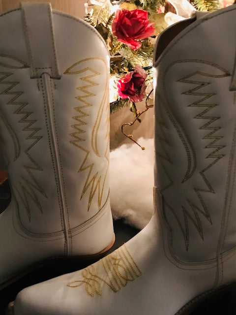 "The Destiny" White Urban Ranch Cowboy Boots w/ Gorgeous Bright Gold Stitchery