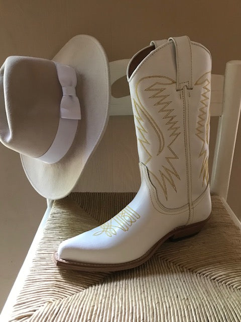 "The Destiny" White Urban Ranch Cowboy Boots w/ Gorgeous Bright Gold Stitchery