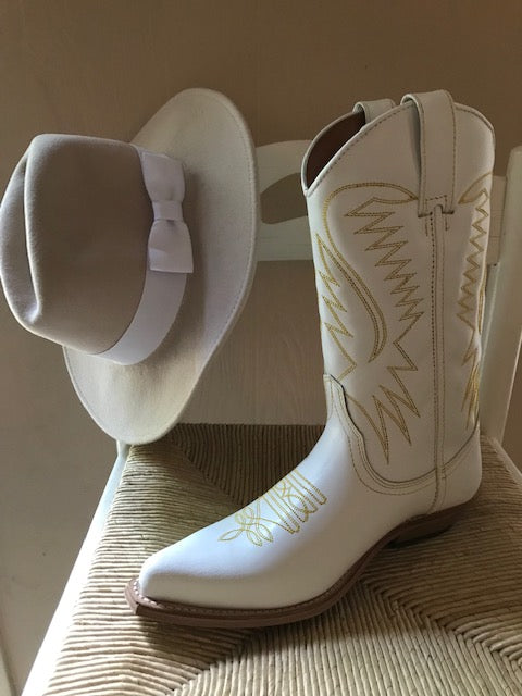 "The Destiny" White Urban Ranch Cowboy Boots w/ Gorgeous Bright Gold Stitchery